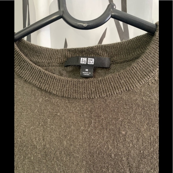 🔥5/$25- Uniqlo Sweater Sz M - Picture 2 of 4